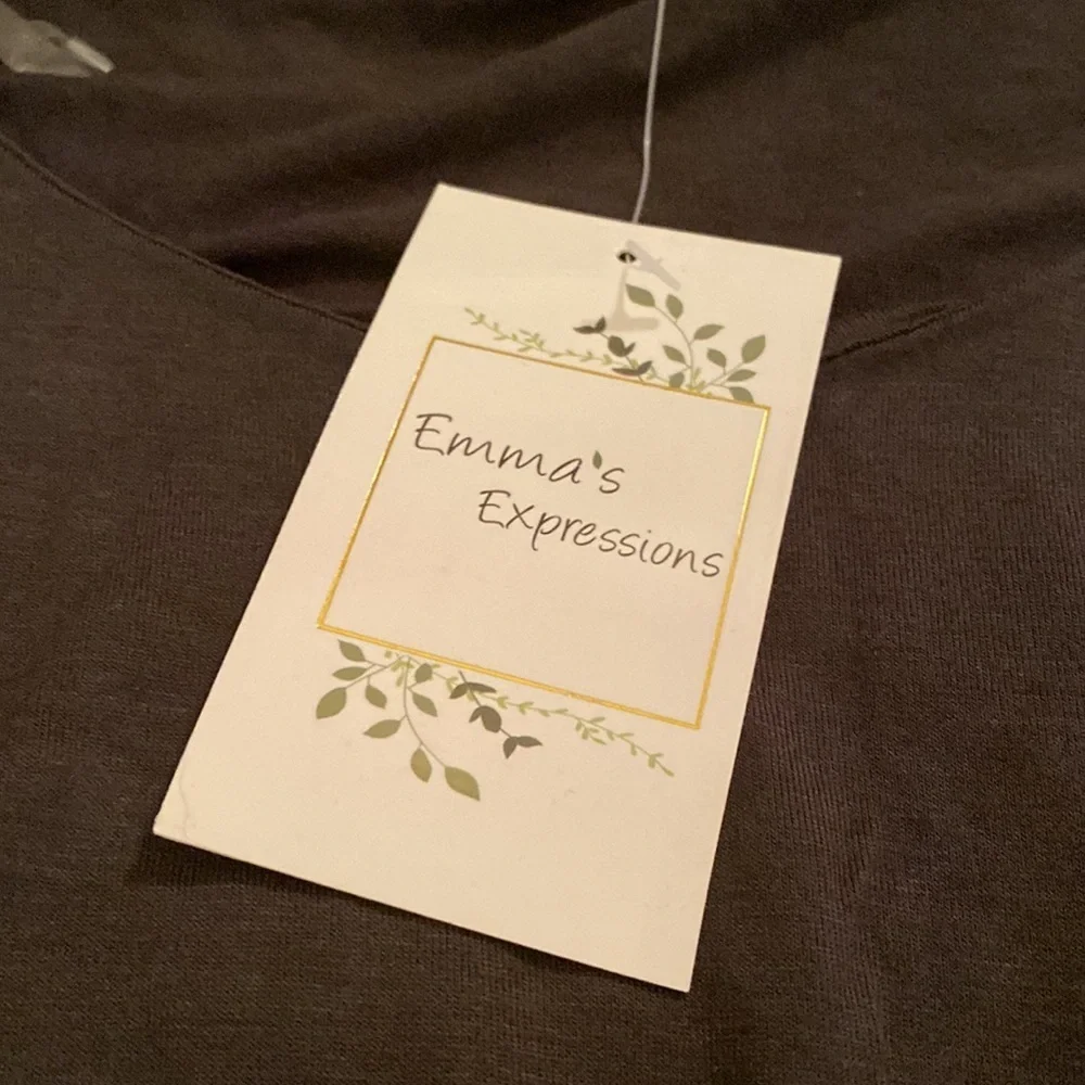 Emma’s Expressions maternity top. Size L. Army green. Long sleeve.